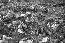 Contrastes sur le front de la Somme; Un fortin allemand pres du Bois de Hem 1916. Creator: Unknown