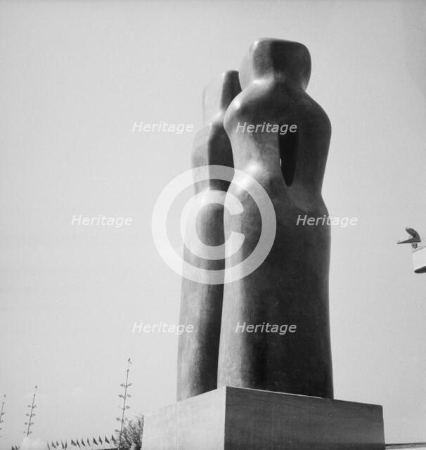 'Contrapuntal Forms', sculpture by Barbara Hepworth, Festival of Britain, Lambeth, London, 1951. Artist: MW Parry.