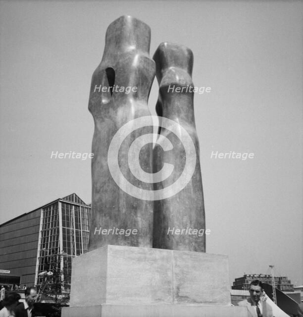 'Contrapuntal Forms', sculpture by Barbara Hepworth, Festival of Britain, Lambeth, London, 1951. Artist: MW Parry.