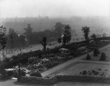 Conyers Manor, Greenwich, Connecticut, 1908. Creator: Frances Benjamin Johnston