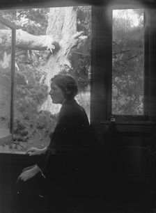Cooke, Helen, Miss, portrait photograph, 1909 July 15. Creator: Arnold Genthe
