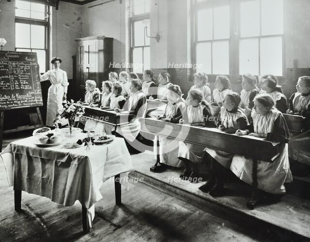 Cookery class, Gopsall Street School, Shoreditch, London, 1908. Artist: Unknown.
