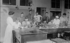 Cooking class, Pratt Institute, Miss Hanks [i.e. Hannko], Miss Kierstead, 13 Aug 1917. Creator: Bain News Service