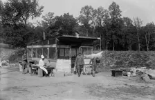 Cooking post on aqueduct, between c1915 and c1920. Creator: Bain News Service