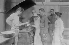 Cooking, Pratt Institute, Misses Kierstead & Hanks, 13 Aug 1917. Creator: Bain News Service