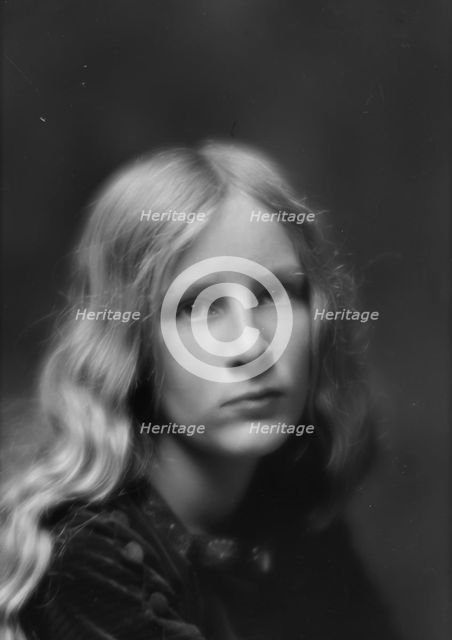 Cook, Catherine, Miss, portrait photograph, 1912 May 9. Creator: Arnold Genthe.