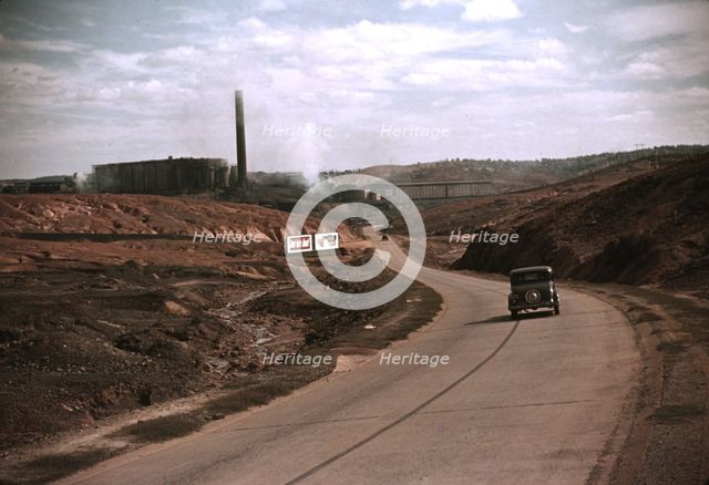 Copper mining and sulfuric acid plant, Copperhill, Tenn., 1940. Creator: Marion Post Wolcott.