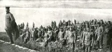 'Corfou, Base Serbe; Les premiers soldats serbes debarques sur la plage 1916 (1924) Creator: Unknown