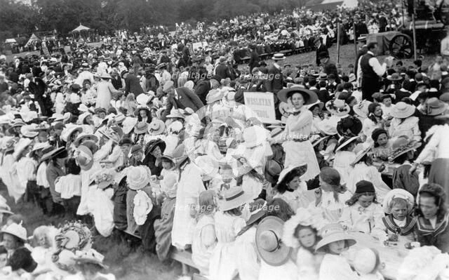 Coronation celebrations, Worksop, Nottinghamshire, 1911. Artist: Unknown
