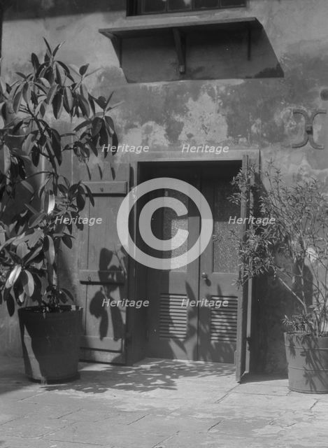Corner in the Arts and Crafts patio, New Orleans, between 1920 and 1926. Creator: Arnold Genthe.