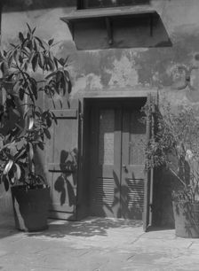Corner in the Arts and Crafts patio, New Orleans, between 1920 and 1926. Creator: Arnold Genthe