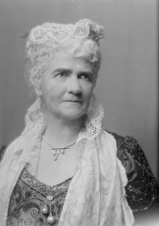 Cornwall, Charles, Mrs., portrait photograph, 1914 Aug. 6. Creator: Arnold Genthe