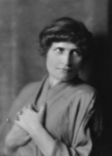Corrigan, Joseph E., Mrs., portrait photograph, 1914 July 8. Creator: Arnold Genthe