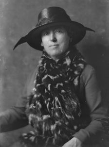 Cosgrave, Milicent, Dr., portrait photograph, 1926 May 27. Creator: Arnold Genthe
