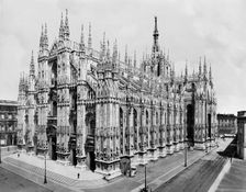 Cathedral, Milan, Italy, between 1900 and 1910. Creator: William H. Jackson