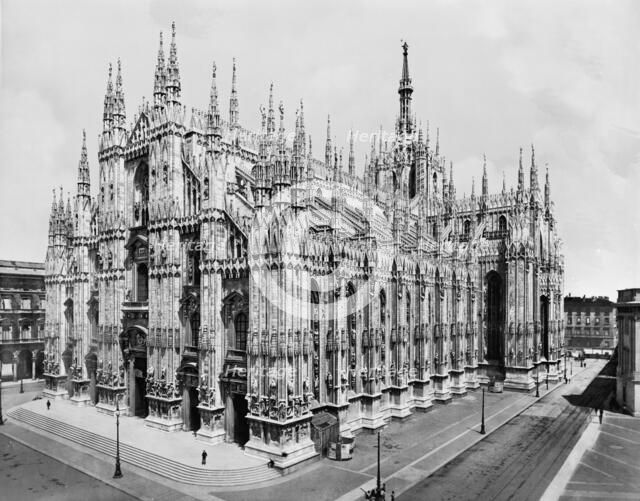 Cathedral, Milan, Italy, between 1900 and 1910. Creator: William H. Jackson.