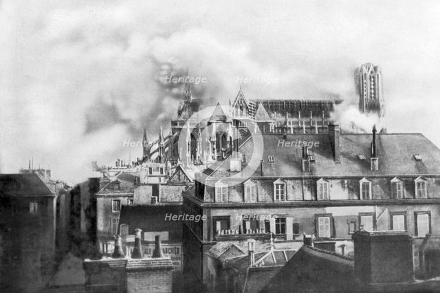 Cathedral of Reims on fire from German shelling, France, 1914. Artist: Unknown