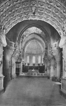 Cathedrale D'Avignon. - Cathedral Inside c1925