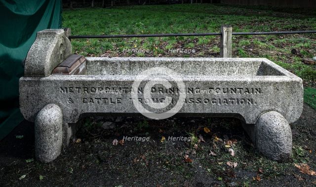 Cattle trough and drinking fountain, Spaniards Road, Hampstead, London, 2018 Creator: Chris Redgrave.