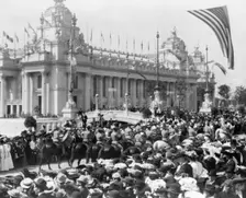 Cavalry and the crowds at the St. Louis World's Fair, 1904. Creator: Frances Benjamin Johnston