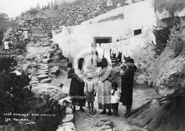 Cave dwellers, Atalaya, Las Palmas, Gran Canaria, Canary Islands, Spain, c1920s-c1930s(?). Artist: Unknown