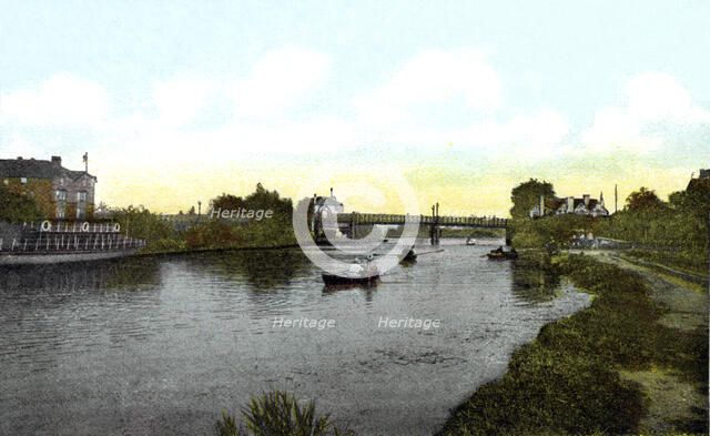 Caversham Bridge, Berkshire, 20th Century. Artist: Unknown