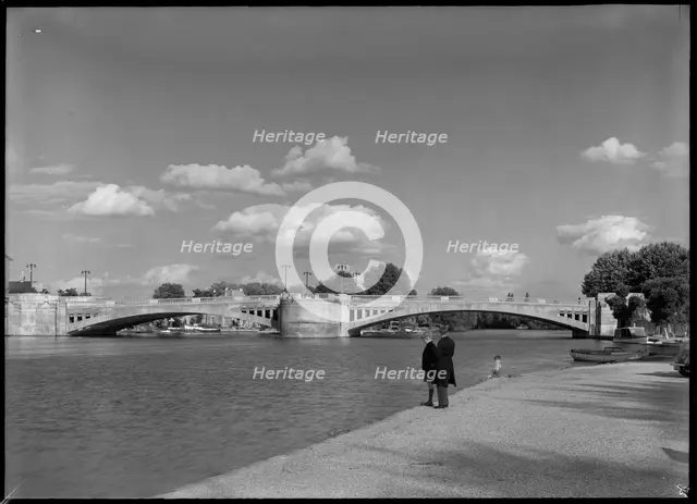 Caversham Bridge, Caversham, Reading, 1945-1960. Creator: Margaret F Harker.