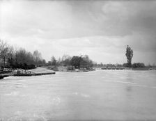 Caversham Lock, Caversham, Reading, Berkshire, 1883. Artist: Henry Taunt