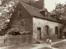 Cabin, Water Street, Fredericksburg, Virginia, between 1927 and 1929. Creator: Frances Benjamin Johnston