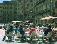 Café, IL Campo, Sienna, Tuscany, Italy. Creator: Peter Thompson