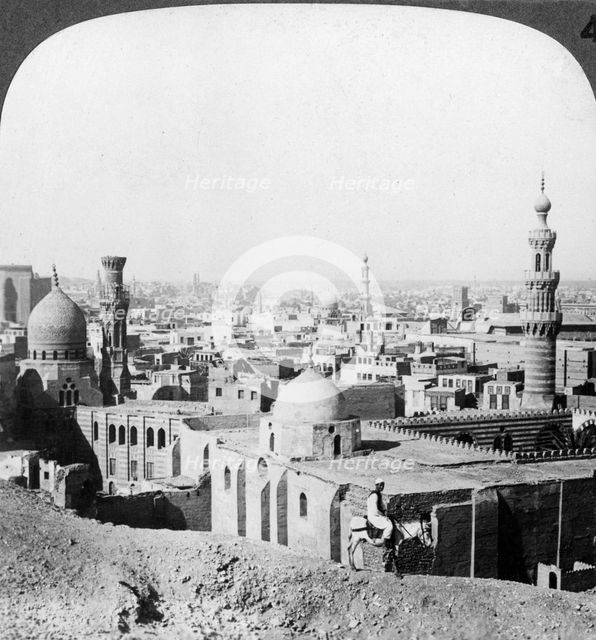 'Cairo, looking south west, across the city to the pyramids, Egypt', 1905.Artist: Underwood & Underwood