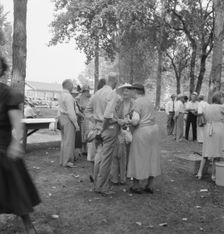 "California Day," a picnic in town park on the Rogue River, Grants Pass, Oregon, 1939. Creator: Dorothea Lange