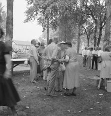 "California Day," a picnic in town park on the Rogue River, Grants Pass, Oregon, 1939. Creator: Dorothea Lange