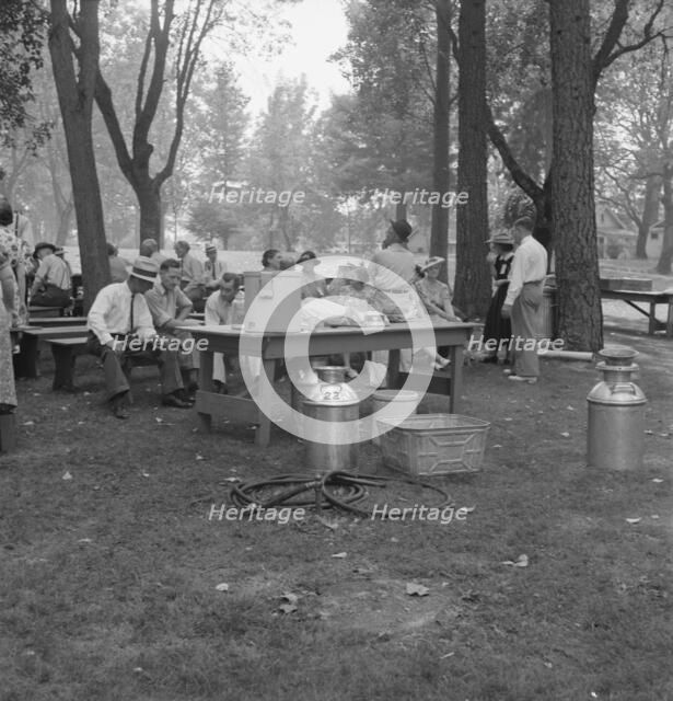 "California Day," a picnic in town park on the Rogue River, Grants Pass, Oregon, 1939. Creator: Dorothea Lange.