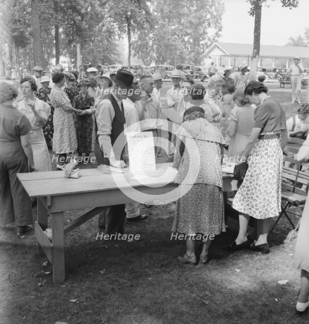 "California Day," a picnic in town park on the Rogue River, Grants Pass, Oregon, 1939. Creator: Dorothea Lange.