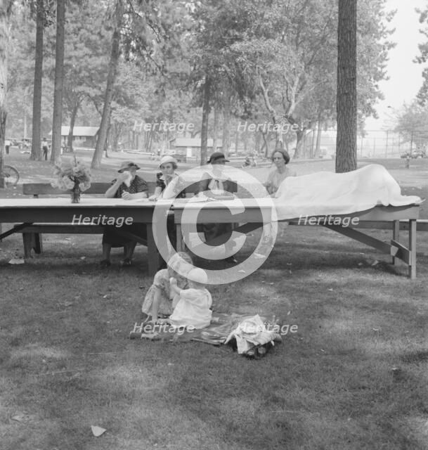 "California Day," a picnic in town park on the Rogue River, Grants Pass, Oregon, 1939. Creator: Dorothea Lange.