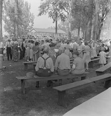"California Day", picnic in town park on the Rogue River, 1939. Creator: Dorothea Lange