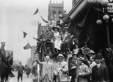 California delegates cheering on stagecoach at the 1912 Republican National Conv... June 18-22, 1912 Creator: Bain News Service