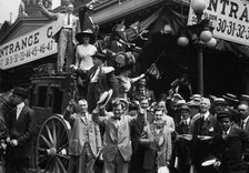 California delegates cheering on stagecoach at the 1912 Republican National Conv... June 18-22, 1912 Creator: Bain News Service