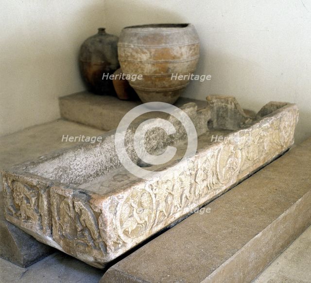 Caliphal art bassin, carved in pink marble of Buixcarró, found in the drinking trough next to the…