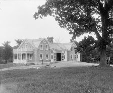 Calloway residence, stable, Mamaroneck, N.Y., between 1900 and 1915. Creator: William H. Jackson
