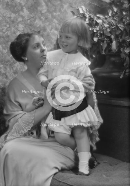 Cameron, Alexander, Jr., Mrs., and baby, portrait photograph, 1912 July 2. Creator: Arnold Genthe.