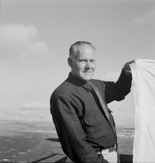 Camp manager, FSA camp, Merrill, Klamath County, Oregon, 1939. Creator: Dorothea Lange