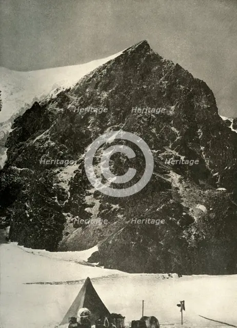 'Camp on December 17 on the Ferrar Glacier below Sentinel Rock', 1908, (1909). Artist: Unknown.