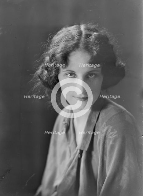 Campbell, Dorothy, Miss, portrait photograph, 1918 Dec. 23. Creator: Arnold Genthe.