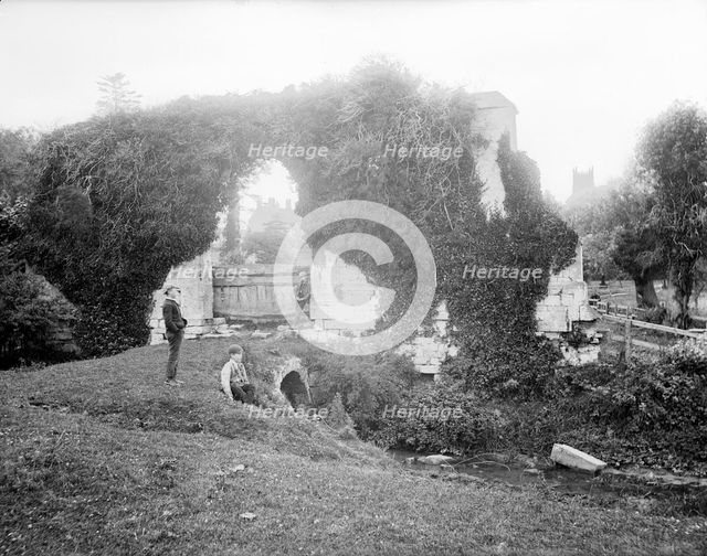 Campden Manor, Gateway, Chipping Campden, Gloucestershire, 1890. Artist: Henry Taunt