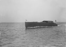 Camper and Nicholson's motor yacht launch. Creator: Kirk & Sons of Cowes