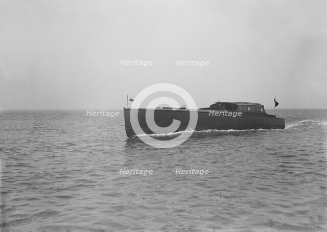 Camper and Nicholson's motor yacht launch. Creator: Kirk & Sons of Cowes.