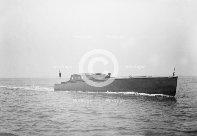 Camper and Nicholson's motor yacht launch. Creator: Kirk & Sons of Cowes.