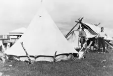 Camping, Tewantin, Queensland, 1925. Creator: Jack Bain